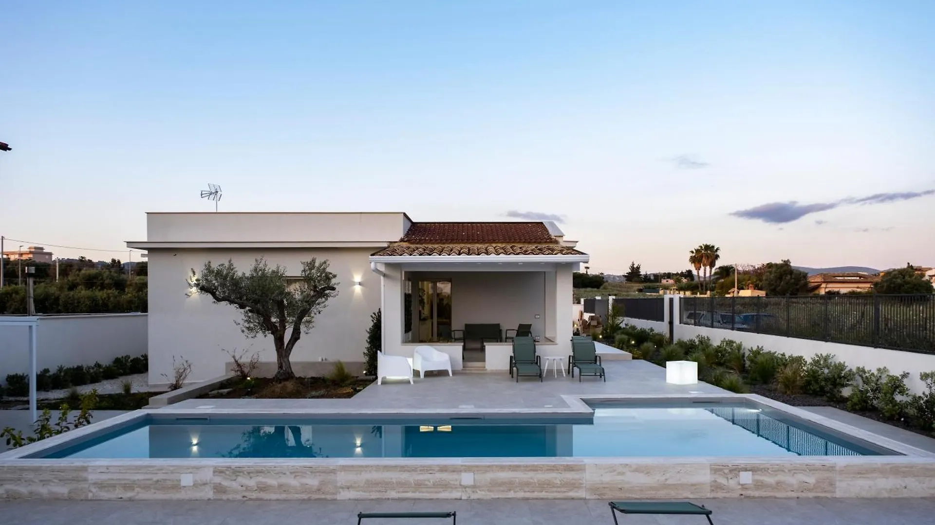 Villa Kora Suites&Pool サン・レオーネ ゲストハウス