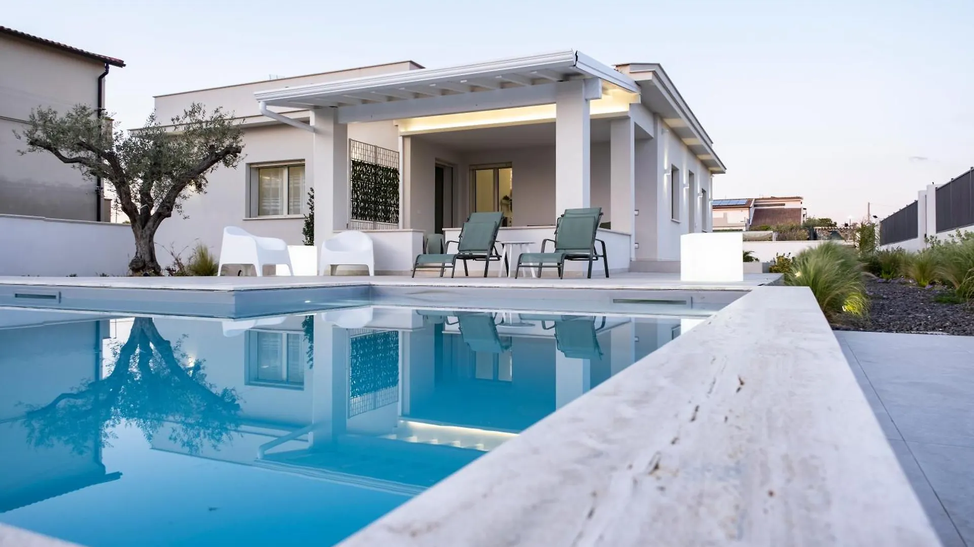 Villa Kora Suites&Pool San Leone Italien