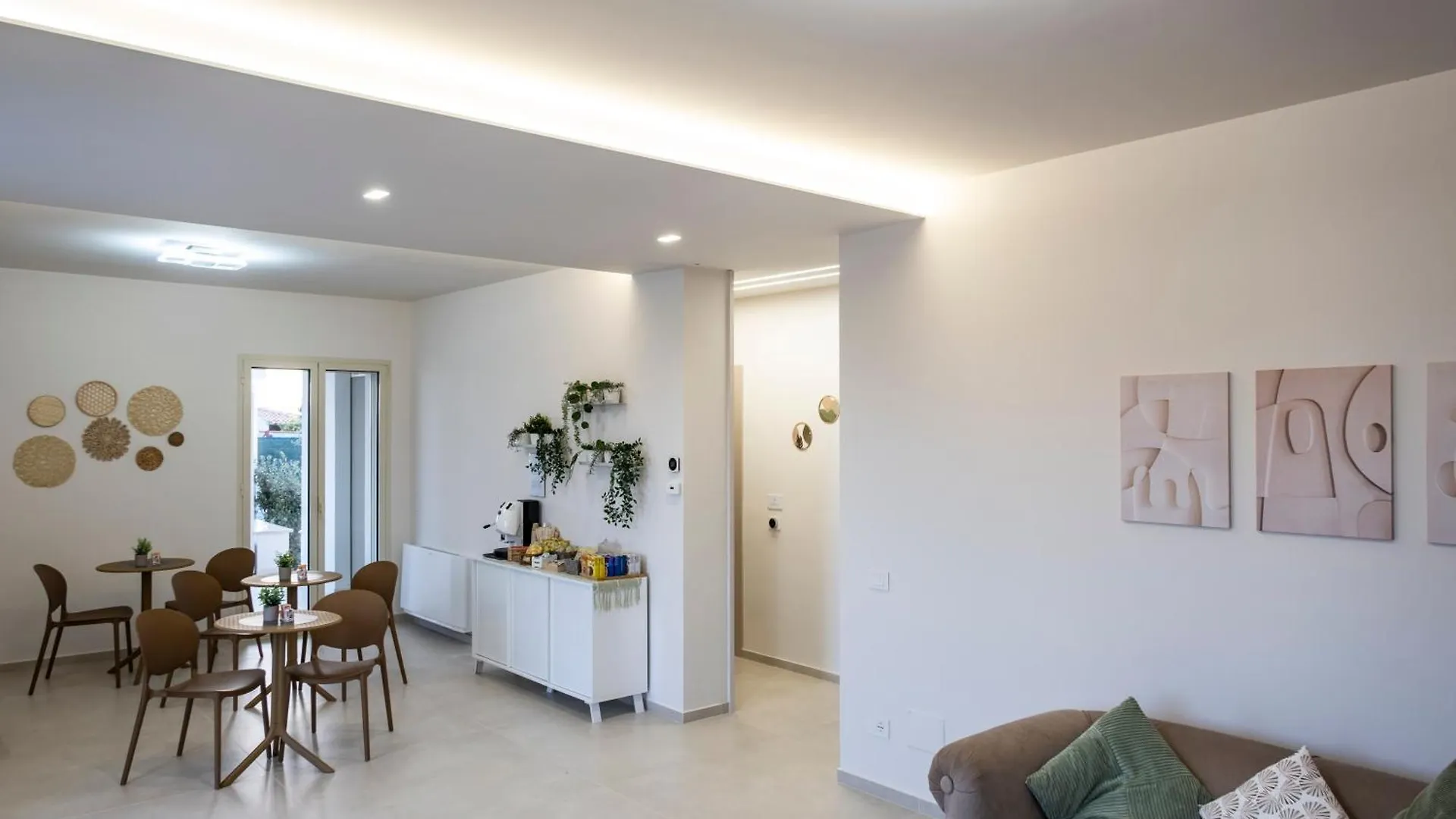 Villa Kora Suites&Pool サン・レオーネ